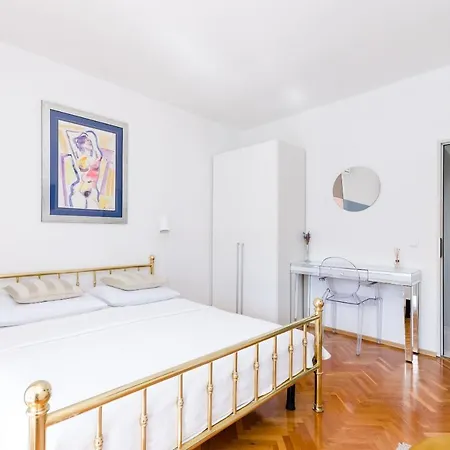 Apartment Sinisa *