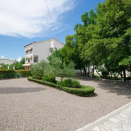 Apartment Sinisa *